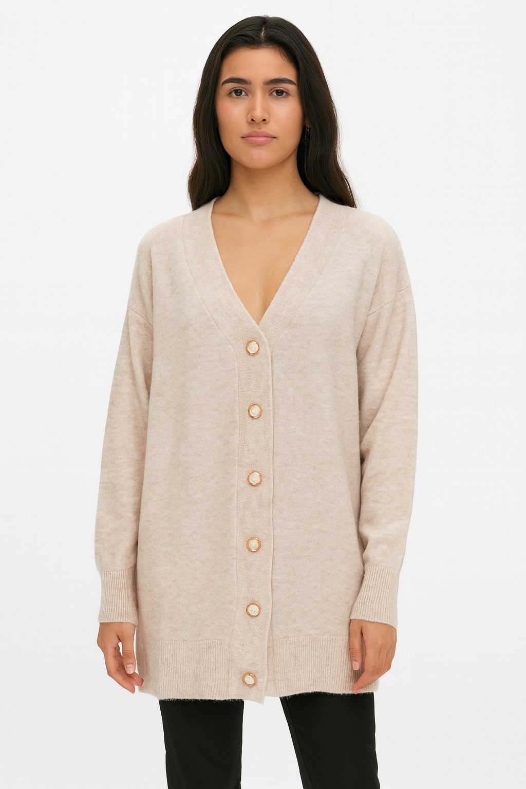 Front view of L'emi long beige cashmere cardigan with V-neck and gold buttons on a model.